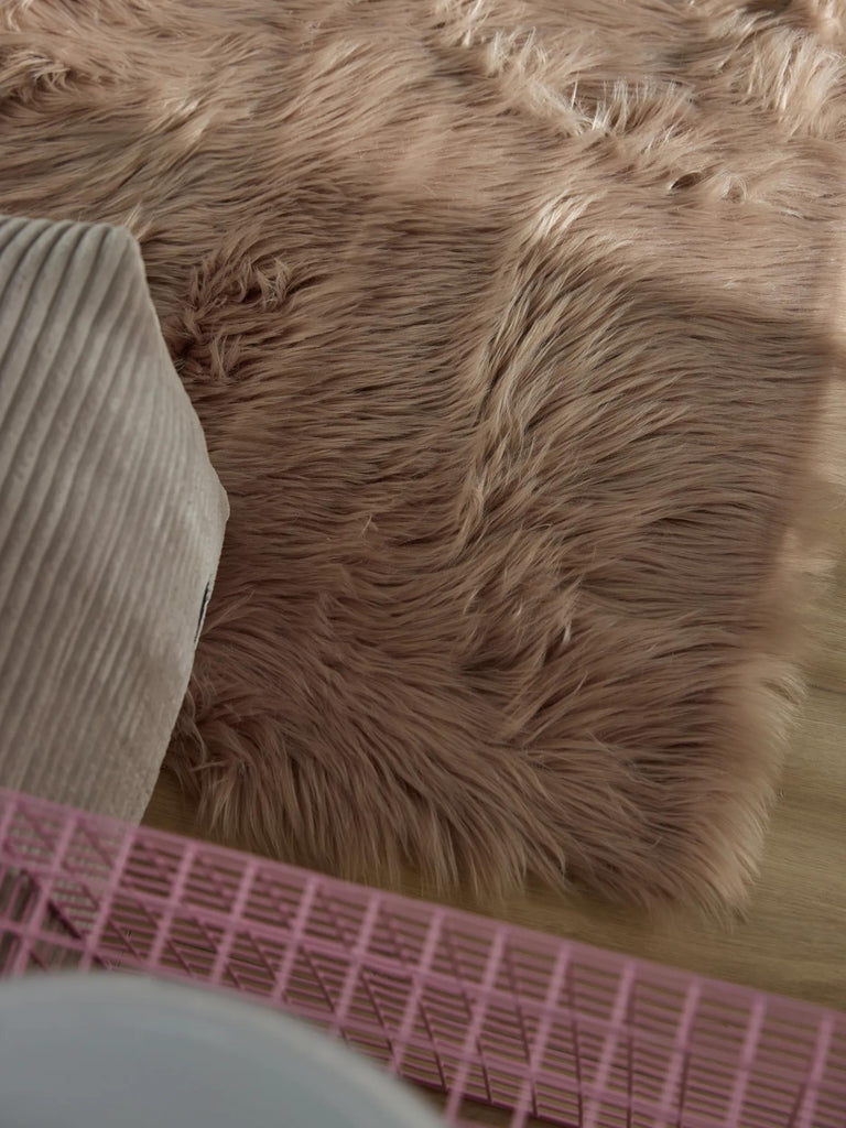 Tapis shaggy effet fourrure beige 80x150 cm