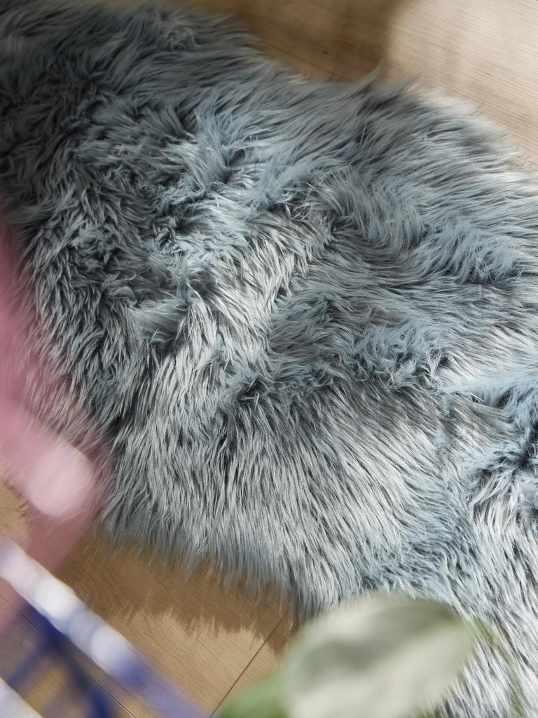 Tapis shaggy forme fausse fourrure descente de lit bleu 60x180 cm