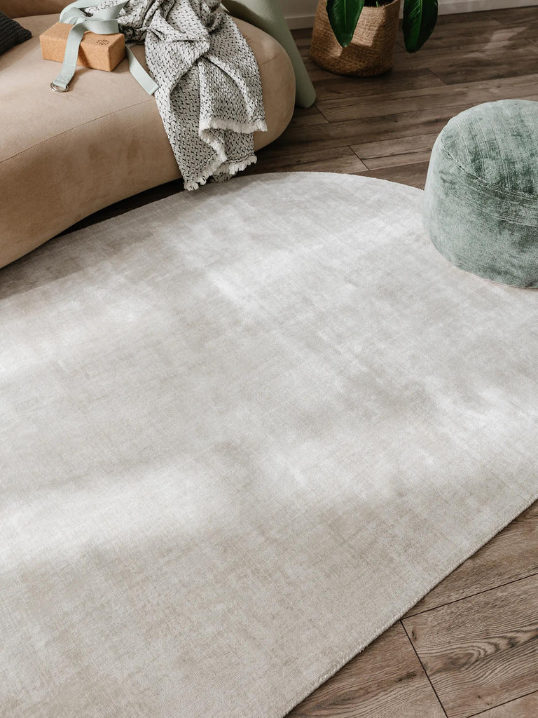 Tapis moderne  uni ovale gris clair 150x230 cm