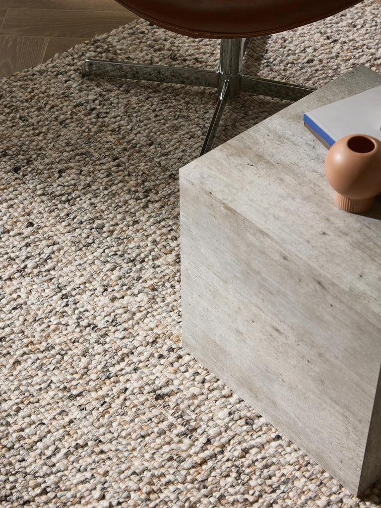 Tapis scandinave perlé carré marron clair en laine 200x200 cm