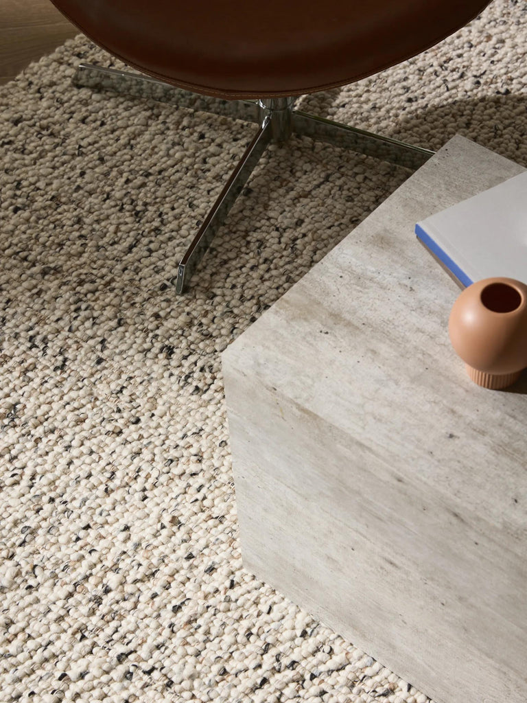 Tapis scandinave perlé carré beige chiné en laine 200x200 cm