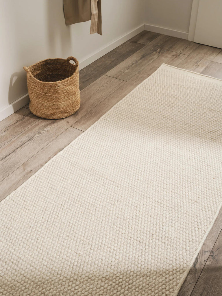 Tapis scandinave uni descente de lit blanc en laine 70x200 cm