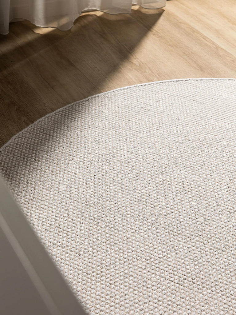 Tapis scandinave tressé en cercle rond blanc en coton 160 cm de diamètre