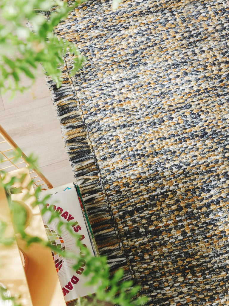 Tapis contemporain chiné à franges jaune et noir 120x170 cm