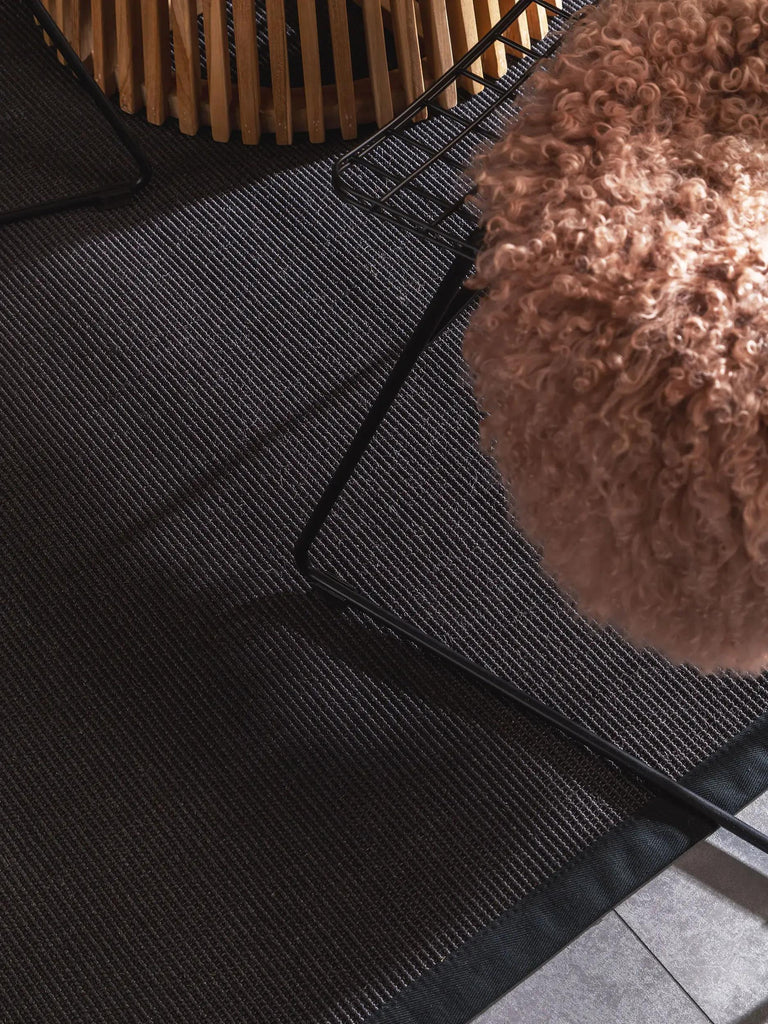 Tapis scandinave noir en sisal 200x300 cm