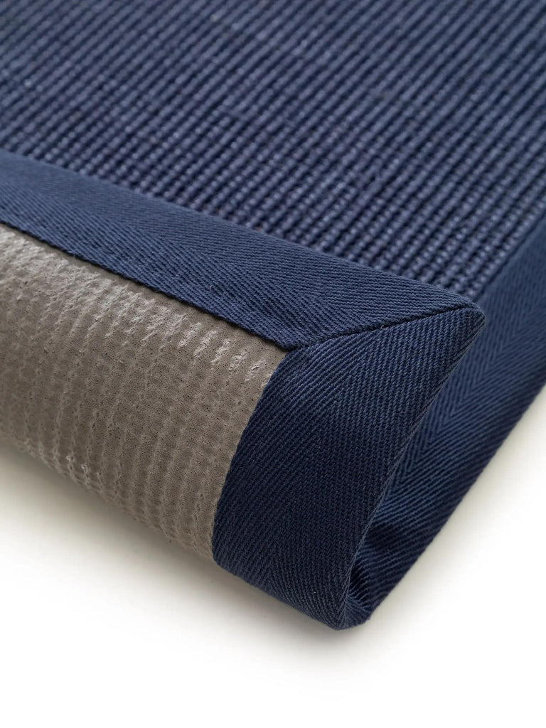 Paillasson scandinave bleu foncé en sisal 40x60 cm