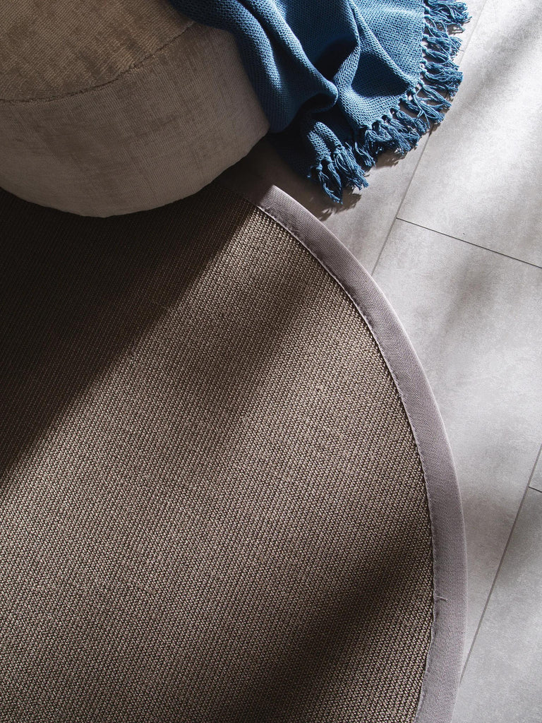 Tapis scandinave rond marron en sisal 200 cm de diamètre