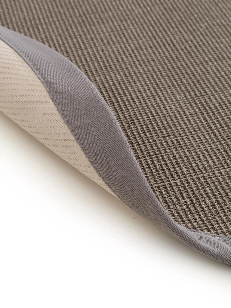 Tapis scandinave rond marron en sisal 150 cm de diamètre