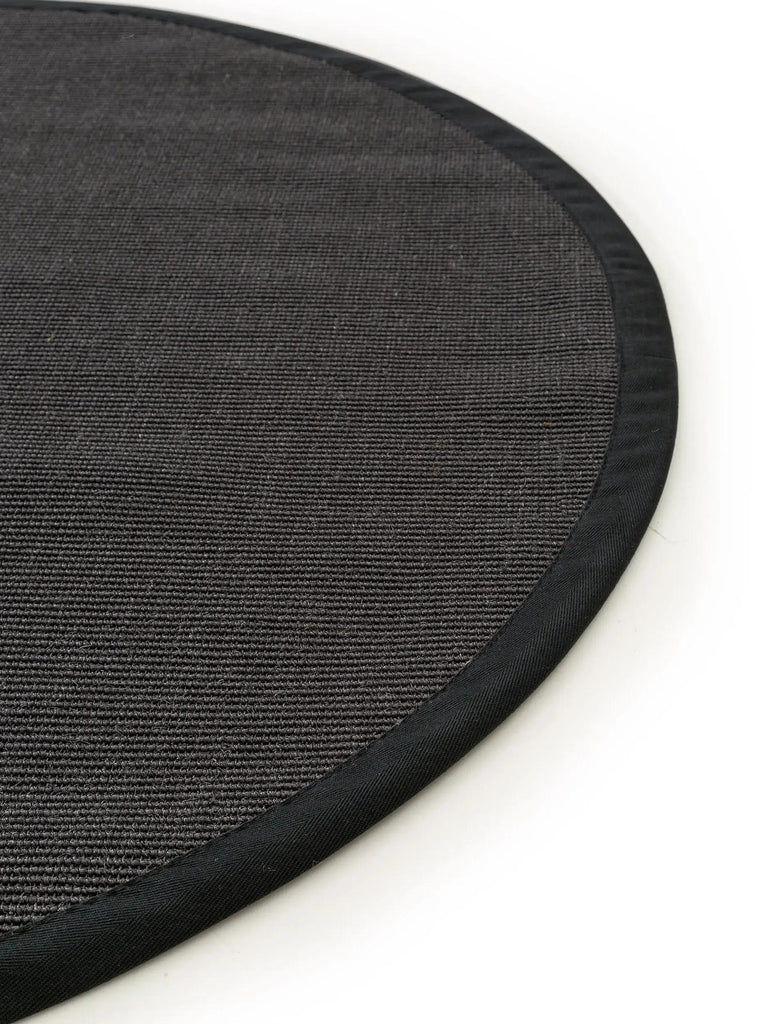 Tapis scandinave rond noir en sisal 200 cm de diamètre