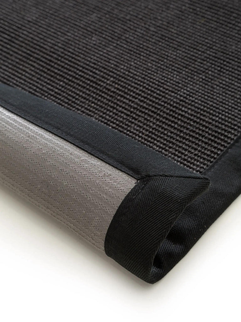 Tapis scandinave carré noir en sisal 200x200 cm