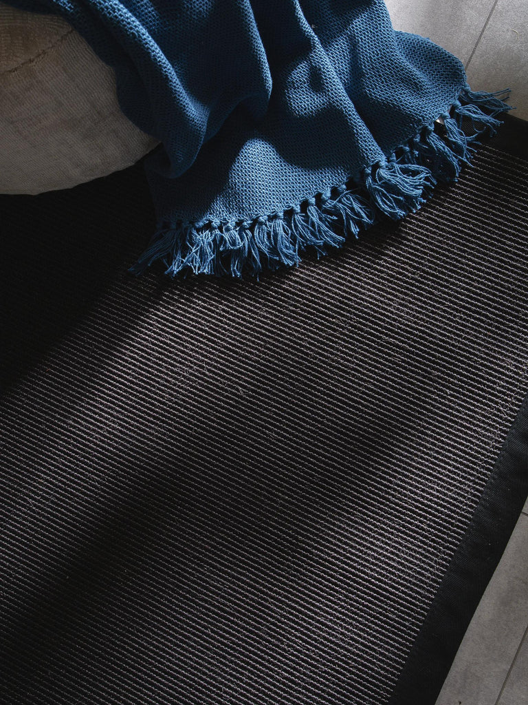 Tapis scandinave carré noir en sisal 200x200 cm