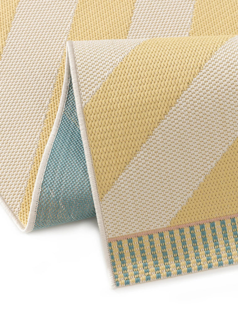 Tapis géométrique rayé jaune et crème d'intérieur et d'extérieur 120x170 cm
