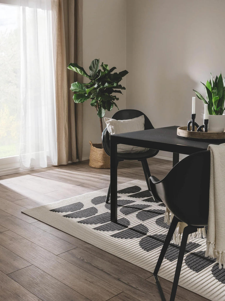 Tapis contemporain motif géométrique noir et blanc d'intérieur et d'extérieur 160x230 cm