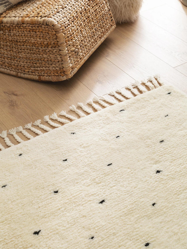 Tapis scandinave motif à pois enfant crème en laine 60x90 cm