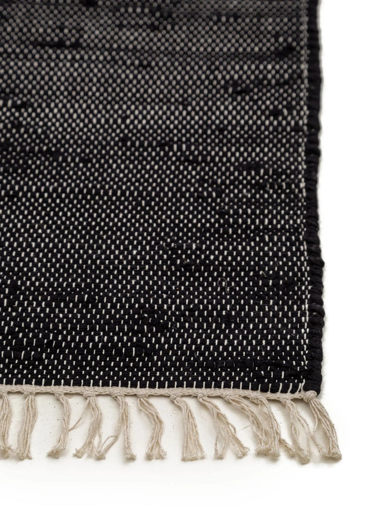 Tapis scandinave à franges noir en coton 80x150 cm
