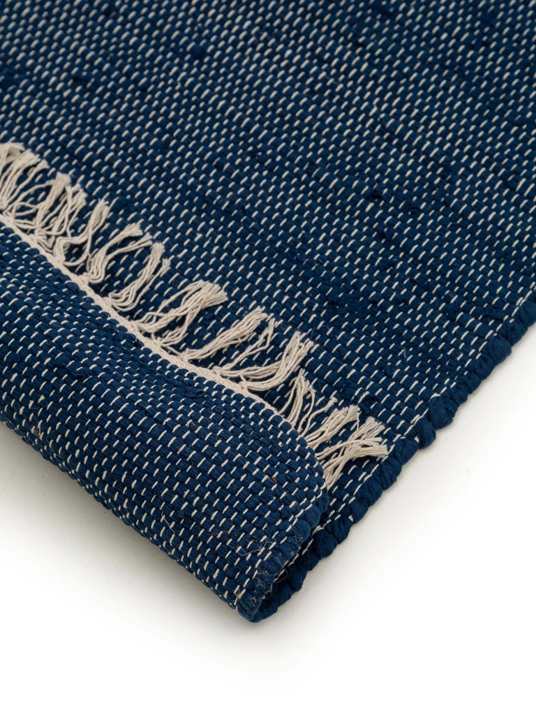 Tapis scandinave à franges bleu foncé en coton 200x300 cm