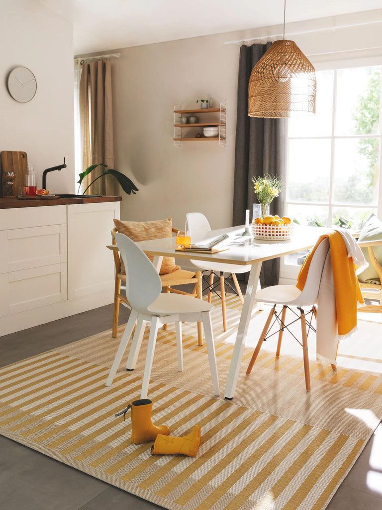 Tapis géométrique motif rayé beige et jaune d'intérieur et d'extérieur 160x230 cm