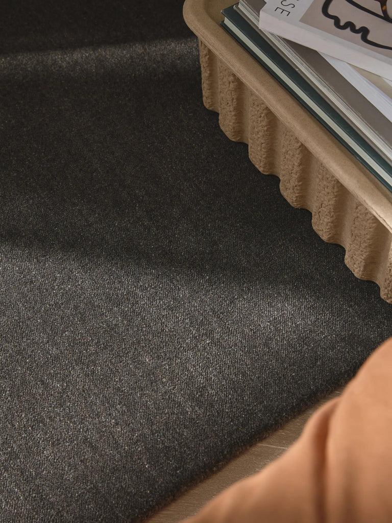 Tapis scandinave uni descente de lit marron foncé en laine 70x200 cm