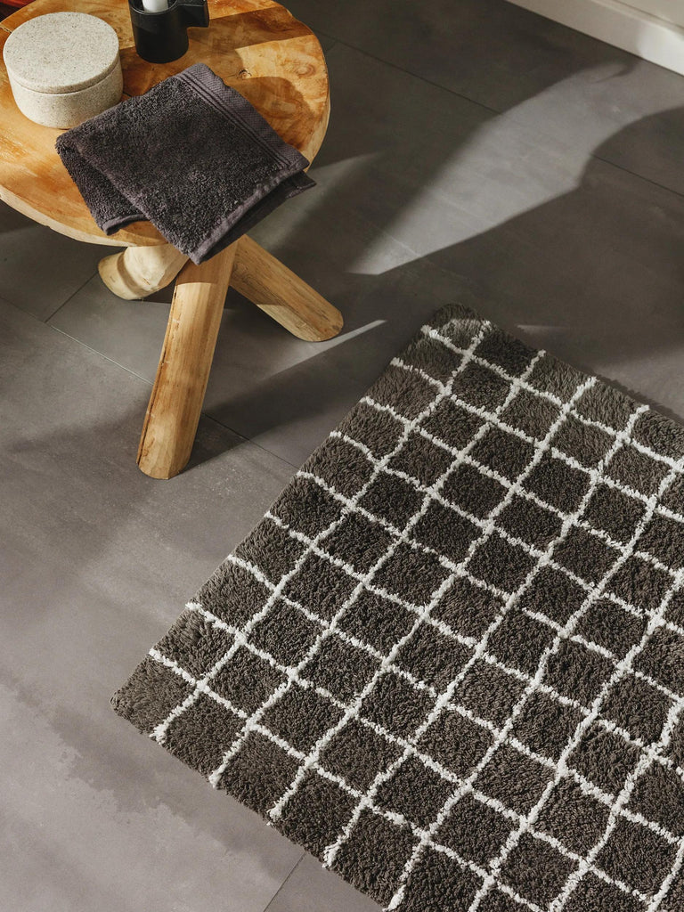 Tapis moderne motif à carreaux de bain gris foncé en coton 60x100 cm