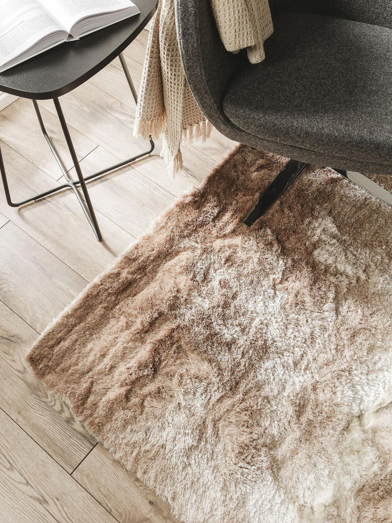 Tapis shaggy fourrure carré beige et marron clair 150x150 cm