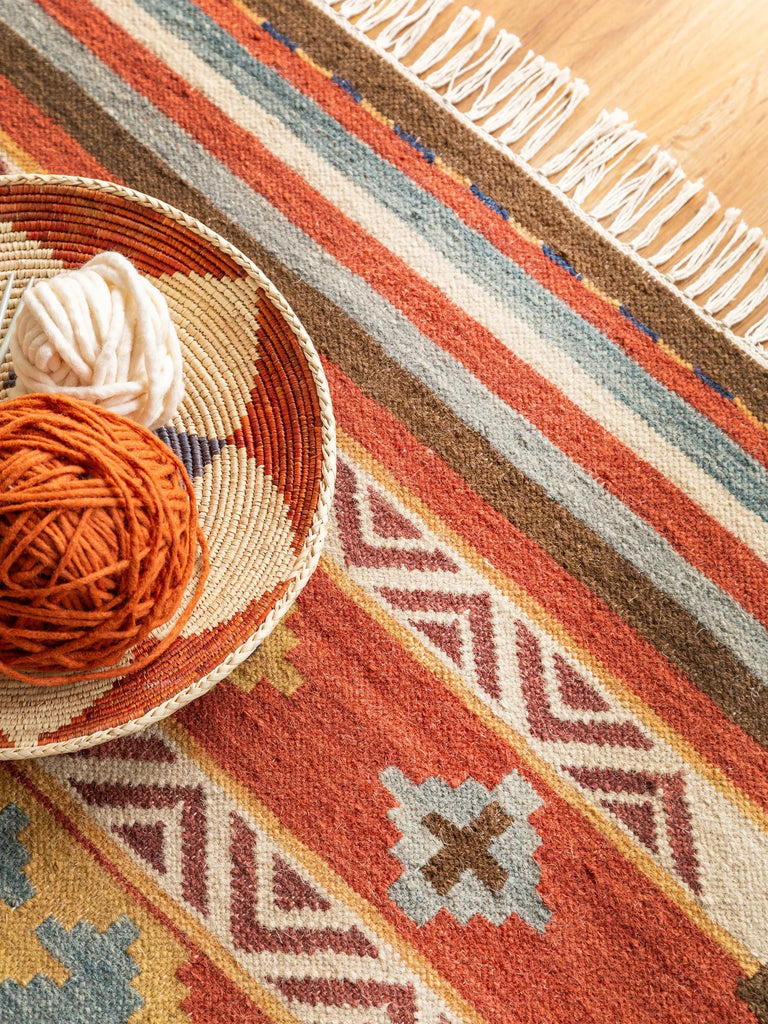 Tapis kilim motif ethnique multicolore et rouge en laine 200x300 cm