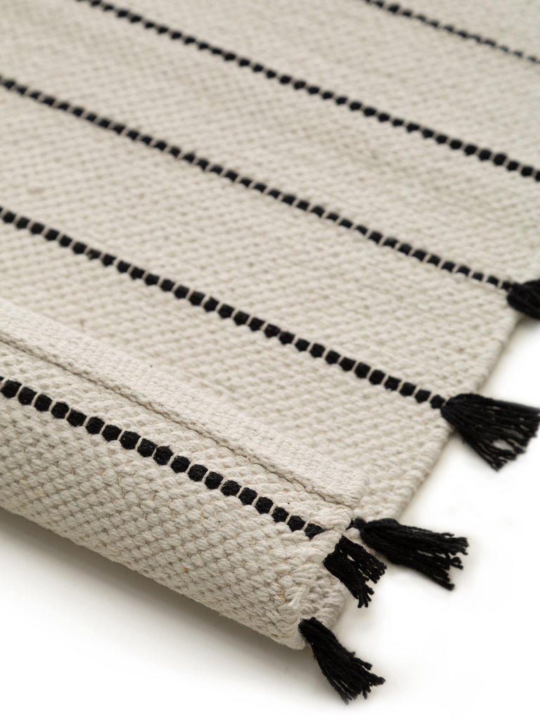 Tapis berbère motif ethnique de couloir enfant beige et noir en coton 70x200 cm