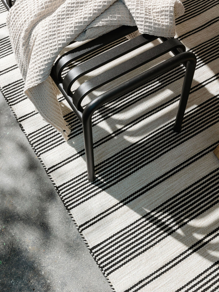 Tapis scandinave motif rayé beige et noir d'intérieur et d'extérieur 250x350 cm